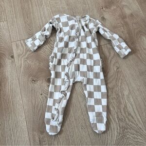 Siix checkered ruffle footie size 3-6 months